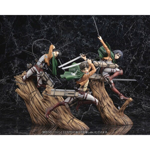 Kotobukiya Attack on Titan 1/8 Scale ARTFXJ Levi Renewal Package Ver. 
