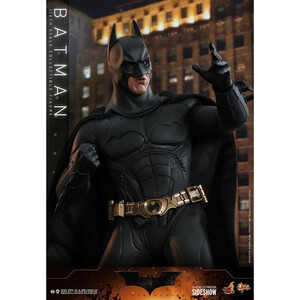Hot Toys Batman Begins Movie Masterpiece 1/6 Scale Batman Hot Toys Exclusive 