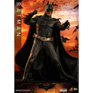 Hot Toys Batman Begins Movie Masterpiece 1/6 Scale Batman Hot Toys Exclusive 