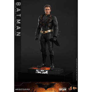 Hot Toys Batman Begins Movie Masterpiece 1/6 Scale Batman Hot Toys Exclusive 