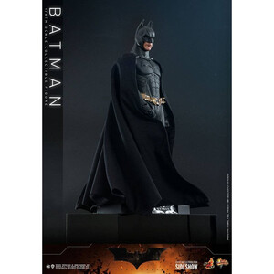 Hot Toys Batman Begins Movie Masterpiece 1/6 Scale Batman Hot Toys Exclusive 