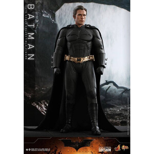 Hot Toys Batman Begins Movie Masterpiece 1/6 Scale Batman Hot Toys Exclusive 