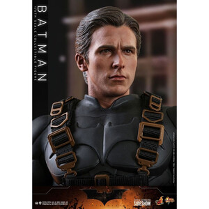 Hot Toys Batman Begins Movie Masterpiece 1/6 Scale Batman Hot Toys Exclusive 