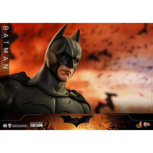 Hot Toys Batman Begins Movie Masterpiece 1/6 Scale Batman Hot Toys Exclusive 