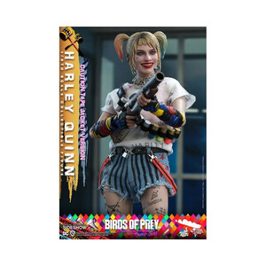 Hot Toys Birds of Prey 1/6 Scale Harley Quinn Caution Tape Jacket Ver. 