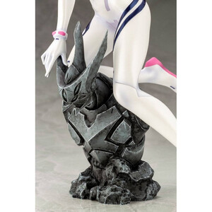Kotobukiya Evangelion 4 1/6 Mari Makinami Illustrious White Plugsuit Ver. 