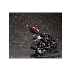 Good Smile Company Fate/Grand Order 1/8 Scale Saber Altria Pendragon (Alter) & Cuirassier Noir 