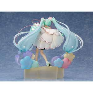 Furyu Hatsune Miku 1/7 Scale Magical Mirai 2021 