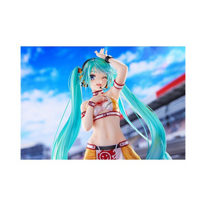 Max Factory Hatsune Miku GT Project 1/7 Scale Racing Miku 2010 Ver. Art by Kentaro Yabuki 