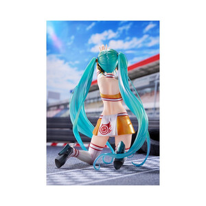 Max Factory Hatsune Miku GT Project 1/7 Scale Racing Miku 2010 Ver. Art by Kentaro Yabuki 