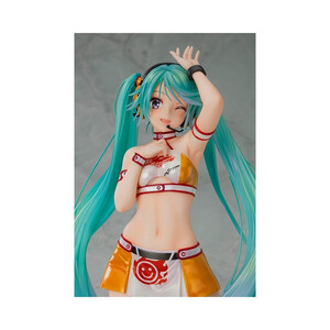 Max Factory Hatsune Miku GT Project 1/7 Scale Racing Miku 2010 Ver. Art by Kentaro Yabuki 