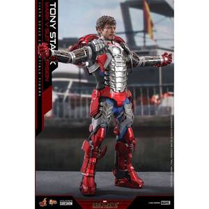 Hot Toys Iron Man 2 Movie Masterpiece 1/6 Scale Tony Stark (Mark V Suit Up Version) 