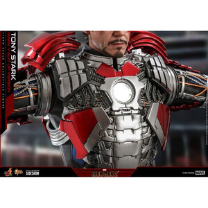 Hot Toys Iron Man 2 Movie Masterpiece 1/6 Scale Tony Stark (Mark V Suit Up Version) 