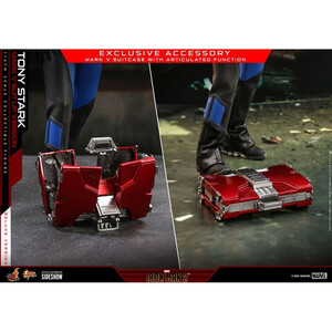 Hot Toys Iron Man 2 Movie Masterpiece 1/6 Scale Tony Stark (Mark V Suit Up Version) Deluxe 