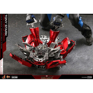 Hot Toys Iron Man 2 Movie Masterpiece 1/6 Scale Tony Stark (Mark V Suit Up Version) Deluxe 