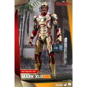 Hot Toys Iron Man 3 1/4 Scale Iron Man Mark XLII Deluxe Ver. 