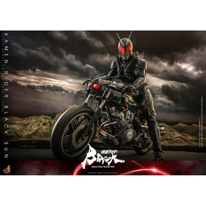 Hot Toys Kamen Rider Black Sun 1/6 Scale Kamen Rider Black Sun 