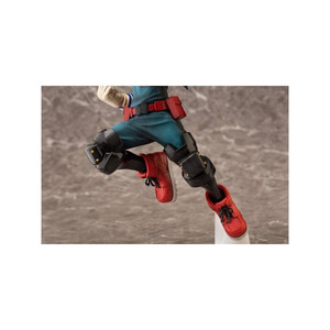 Takara Tomy My Hero Academia 1/8 Scale Izuku Midoriya 