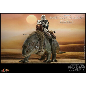 Hot Toys Star Wars Episode IV Action Figure 2-Pack 1/6 Sandtrooper Sergeant & Dewback 