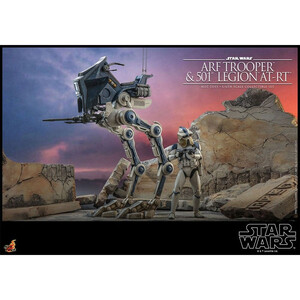 Hot Toys Star Wars The Clone Wars 1/6 Scale ARF Trooper & 501st Legion AT-RT 