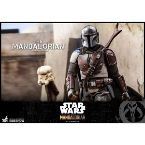Hot Toys Star Wars The Mandalorian 1/6 Scale The Mandalorian - Damaged packaging 