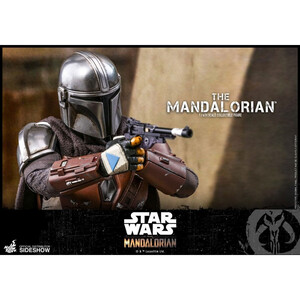 Hot Toys Star Wars The Mandalorian 1/6 Scale The Mandalorian - Damaged packaging 