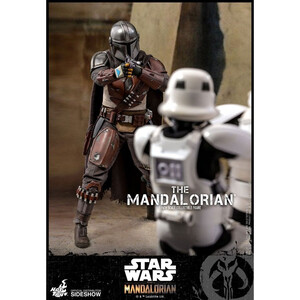 Hot Toys Star Wars The Mandalorian 1/6 Scale The Mandalorian - Damaged packaging 