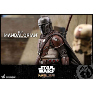 Hot Toys Star Wars The Mandalorian 1/6 Scale The Mandalorian - Damaged packaging 