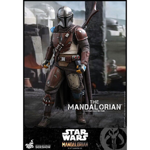 Hot Toys Star Wars The Mandalorian 1/6 Scale The Mandalorian - Damaged packaging 