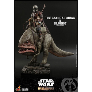 Hot Toys Star Wars The Mandalorian 2-Pack 1/6 Scale The Mandalorian & Blurrg 