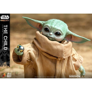 Hot Toys Star Wars The Mandalorian Life-Size Masterpiece The Child - Damaged packaging 