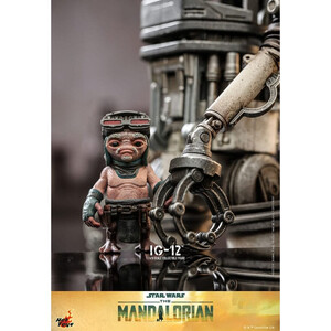 Hot Toys Star Wars: The Mandalorian 1/6 Scale IG-12 