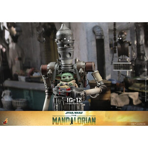Hot Toys Star Wars: The Mandalorian 1/6 Scale IG-12 