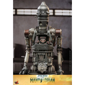 Hot Toys Star Wars: The Mandalorian 1/6 Scale IG-12 