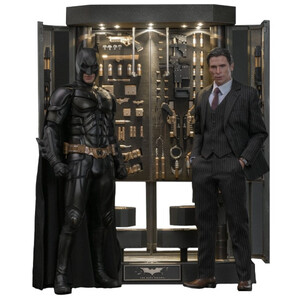 Hot Toys The Dark Knight 1/6 Scale Movie Masterpiece 1/6 Batman Armory with Bruce Wayne Ver 2.0 