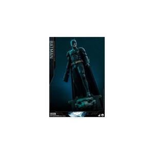 Hot Toys The Dark Knight Trilogy Quarter Scale Series 1/4 Scale Batman 