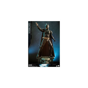 Hot Toys The Dark Knight Trilogy Quarter Scale Series 1/4 Scale Batman 