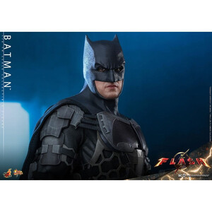 Hot Toys The Flash Movie Masterpiece 1/6 Scale Batman 