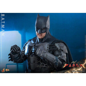 Hot Toys The Flash Movie Masterpiece 1/6 Scale Batman 