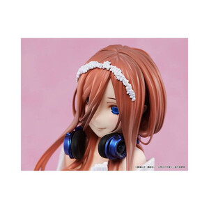 Amakuni The Quintessential Quintuplets 1/7 Scale Miku Nakano 