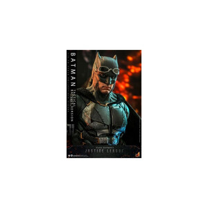 Hot Toys Zack Snyder`s Justice League 1/6 Scale Batman (Tactical Batsuit Version) 
