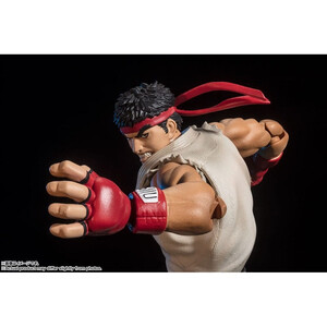 Bandai Street Fighter S.H. Figuarts Ryu (Outfit 2) 