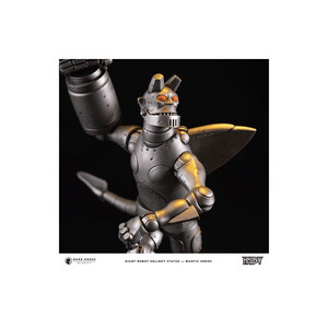 Dark Horse Hellboy Mantic Series Giant Robot Hellboy 