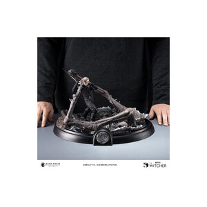 Dark Horse The Witcher 3 Statue Geralt vs. Kikimora 