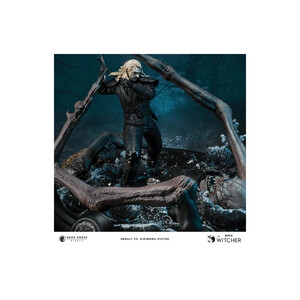 Dark Horse The Witcher 3 Statue Geralt vs. Kikimora 