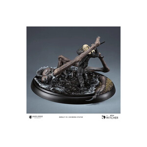 Dark Horse The Witcher 3 Statue Geralt vs. Kikimora 