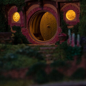 Weta Workshop Lord of the Rings Statue Bag End on the Hill Limited Edition 