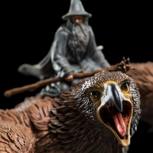 Weta Workshop Lord of the Rings Statue Gandalf on Gwaihir 