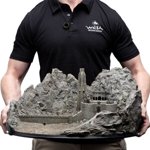Weta Workshop Lord of the Rings Statue Helm's Deep 
