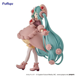 Furyu Hatsune Miku SweetSweets Series Strawberry Chocolate Short 
